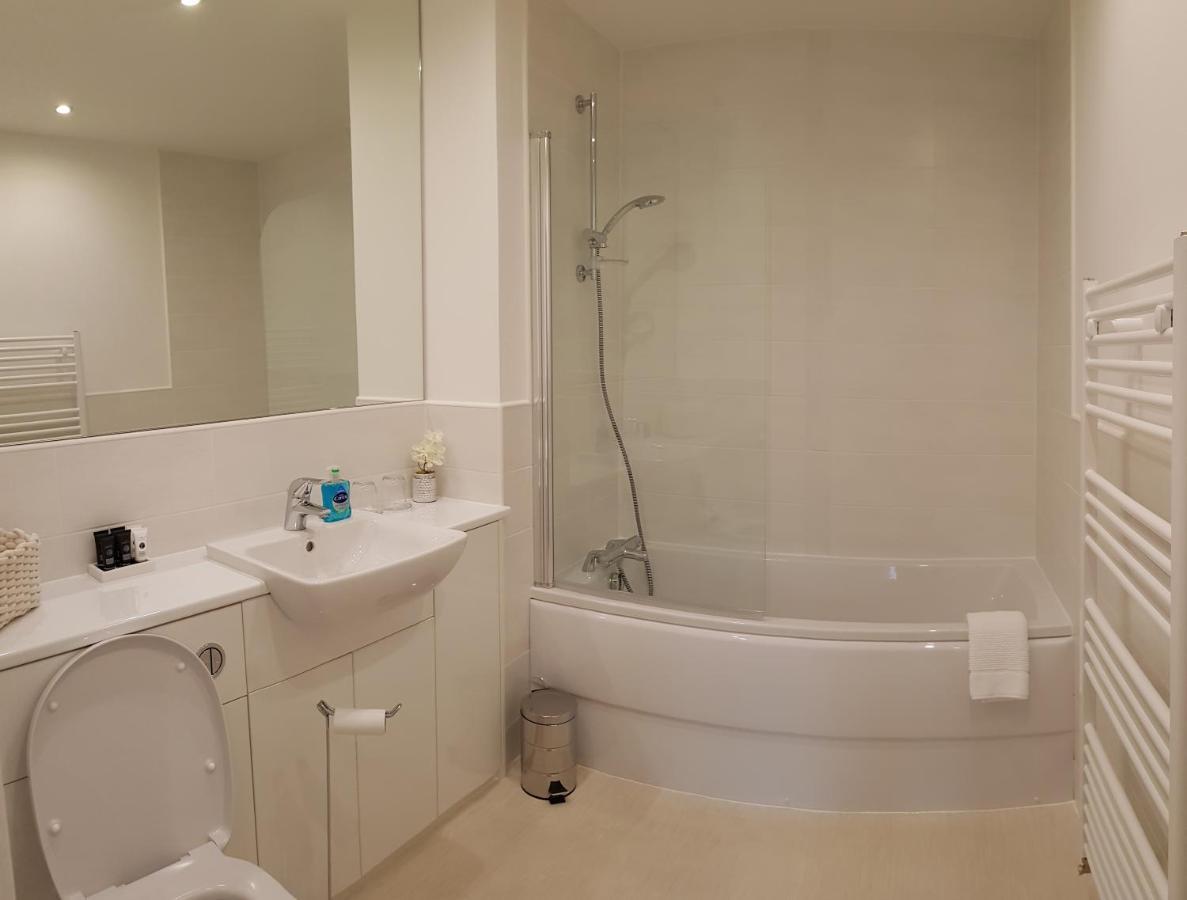 23 Hedgefield House Apartment